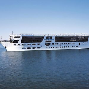 Standard Twin Cabin